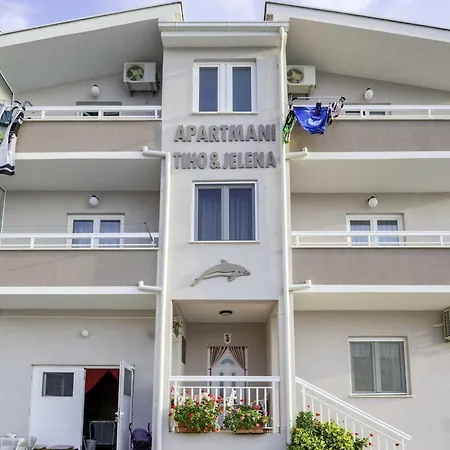 Tiho & Jelena- One Bedroom With Balcony And Sea View Maestral بلاتشي