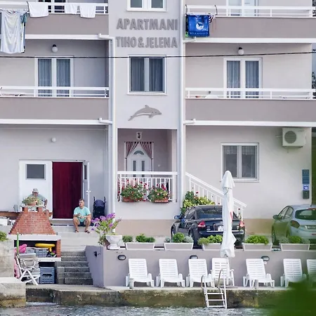 Tiho & Jelena- One Bedroom With Balcony And Sea View Maestral Apartment