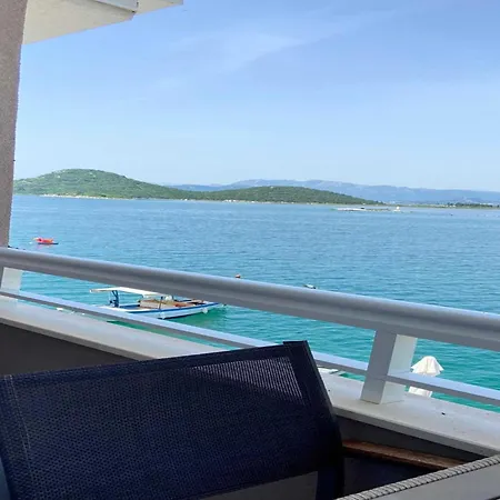 Tiho & Jelena- One Bedroom With Balcony And Sea View Maestral * Blace