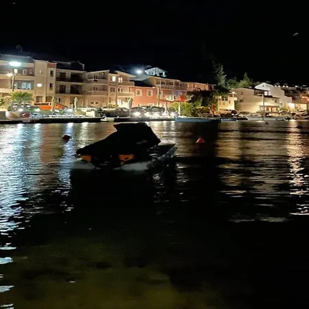 Tiho & Jelena- One Bedroom With Balcony And Sea View Maestral アパート ブラチェ