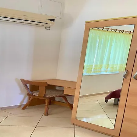 דירה Tiho & Jelena- One Bedroom With Balcony And Sea View Maestral בלאצ'ה