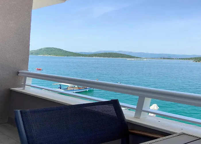 Tiho & Jelena- One Bedroom With Balcony And Sea View Maestral * 布拉采